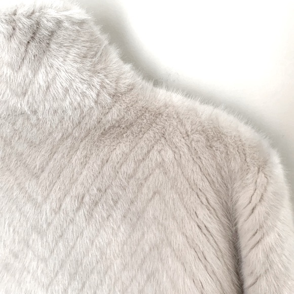 Guess size L faux fur 3/4 coat - Picture 14 of 16